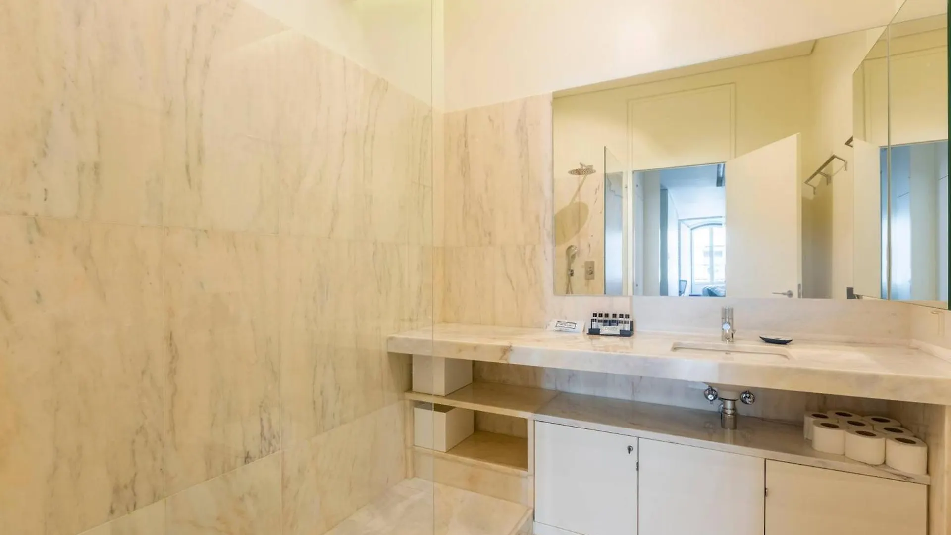 My Lx Flat Luxury Chiado Design Apartment Лиссабон Португалия