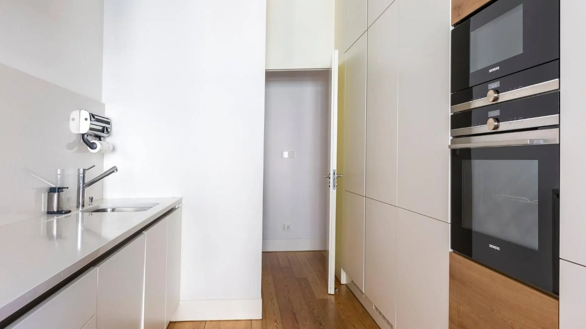 My Lx Flat Luxury Chiado Design Apartment Лиссабон Португалия
